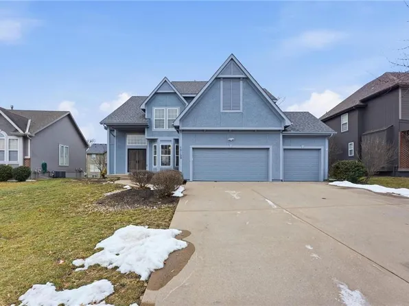 12120 S Clinton St, Olathe, KS 66061