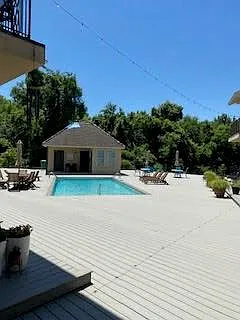 100 Oak Aly — Photo 3