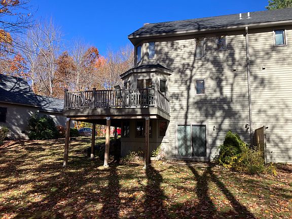 3rd image of 674 Elm St Unit 7