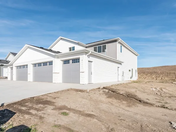 4111 Platinum St, Bismarck, ND 58503
