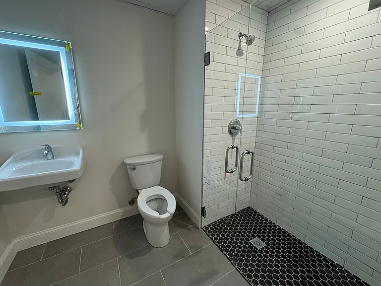 8 Avon St — Photo 2