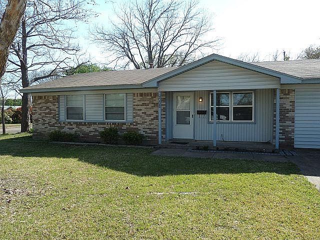 1st image of 2403 Lagoon Dr