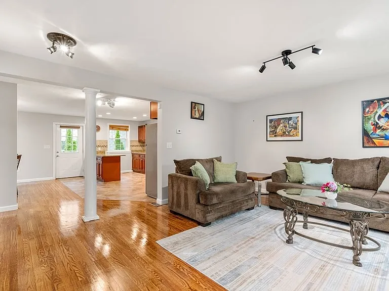 104 Crescent St #1 — Photo 8