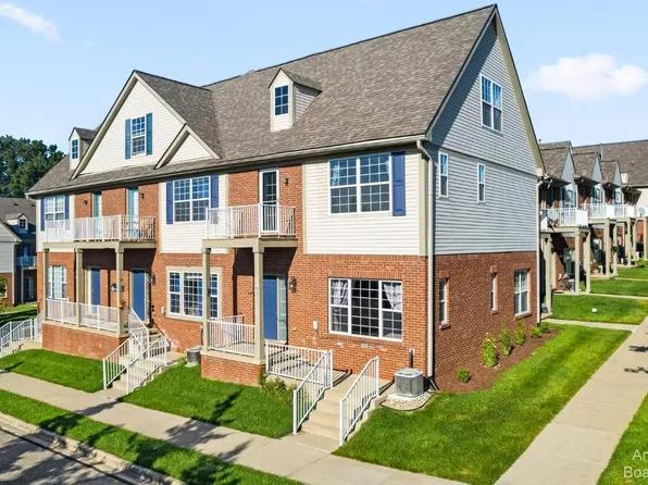 3060 Cloverly Ln, Ann Arbor, MI 48108