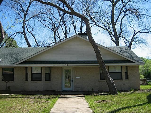 1st image of 2710 S Glenbrook Dr