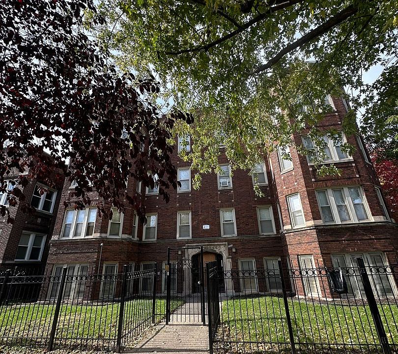 1st image of 7800 S Ridgeland Ave E #1719-E-2
