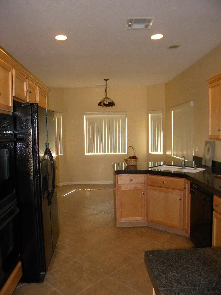 4 bed, 2166 sqft, $3,295 — Photo 2