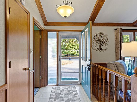 5th image of 246 Yorkshire Cir