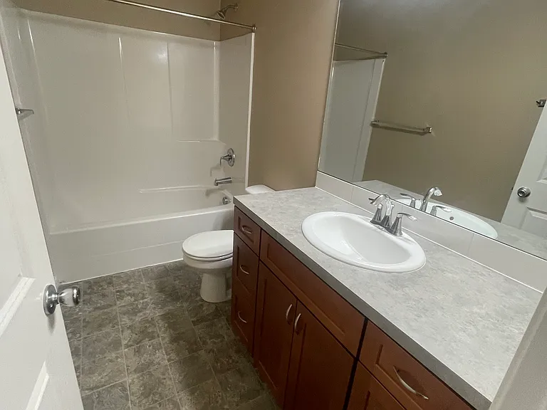 672 Hansen St SE #A — Photo 18