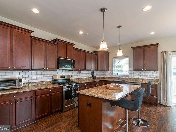 4th image of 7469 Tanyard Knoll Ln
