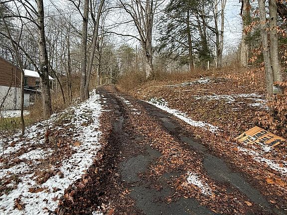 4th image of 3512 Coal River Rd