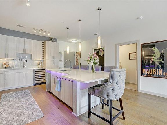 3rd image of 3600 S Lamar Blvd APT 102