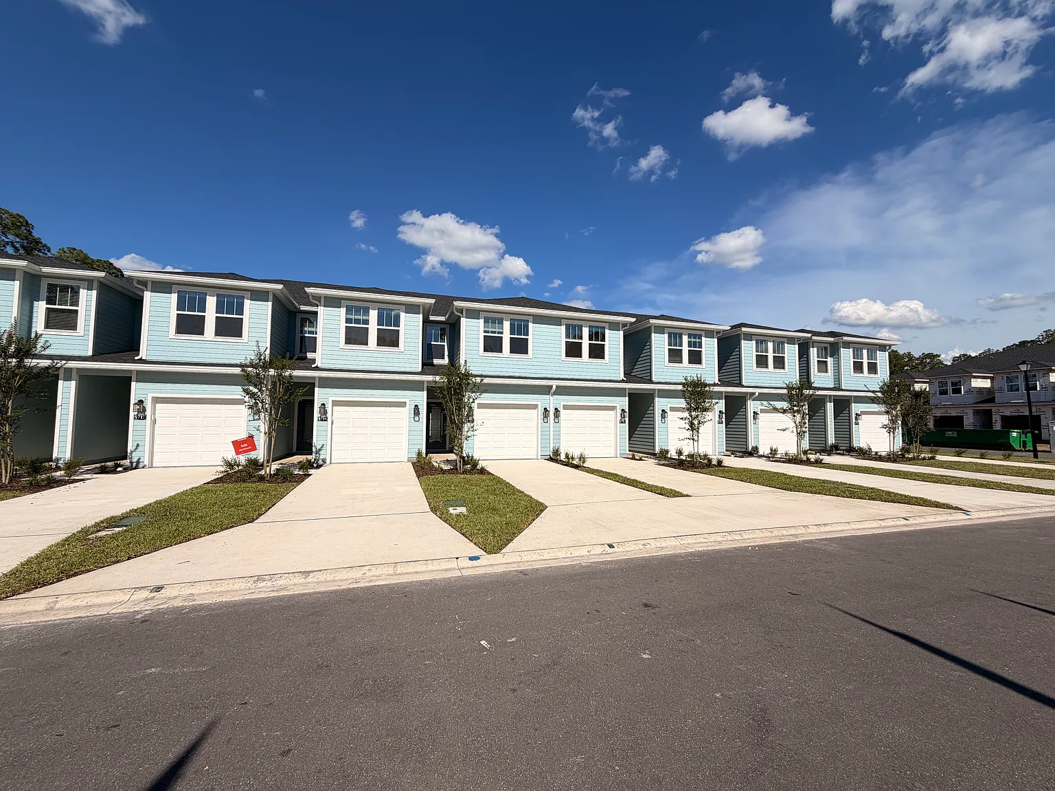 3 bed, 2.5 bath, 1483 sqft, $1,895 — Photo 4