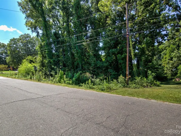 3110 Westerwood Dr, Charlotte, NC 28214