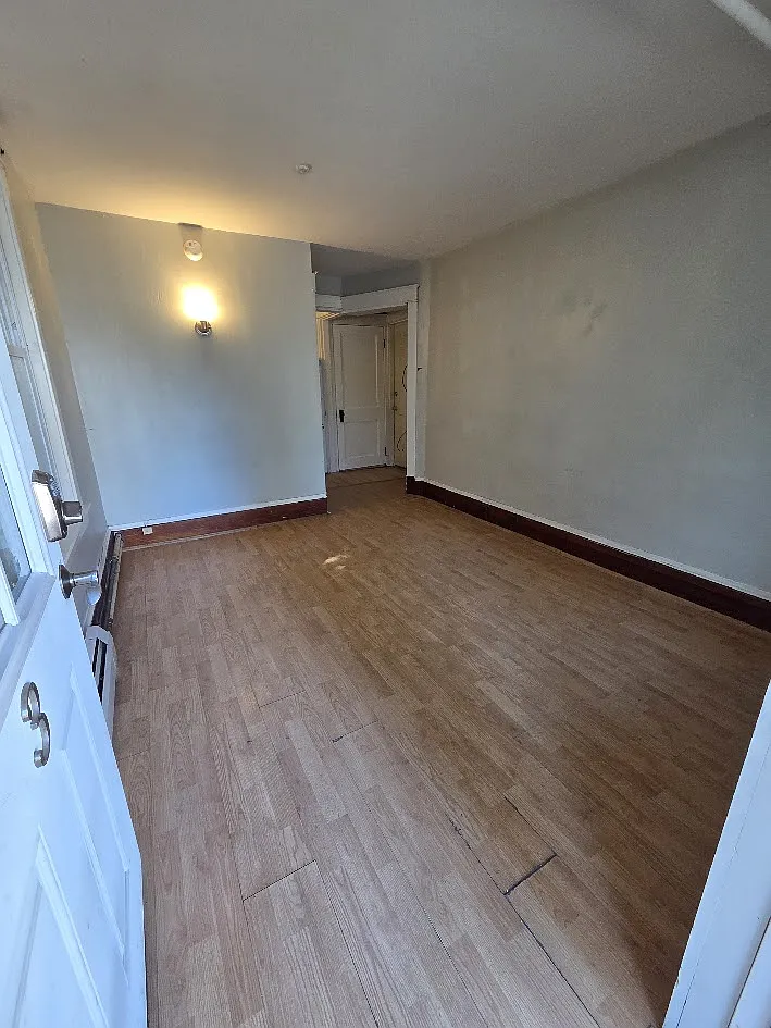 Studio, $1,200 — Photo 1
