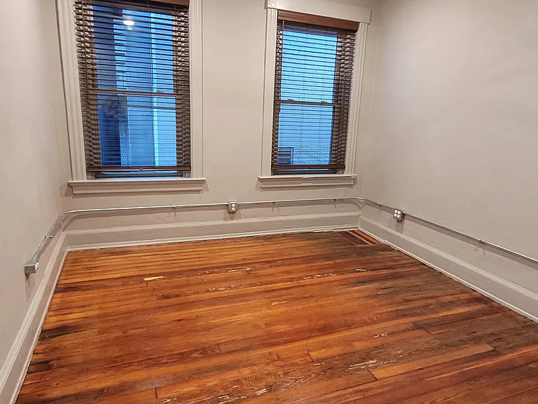 12 W Court St #7 — Photo 17