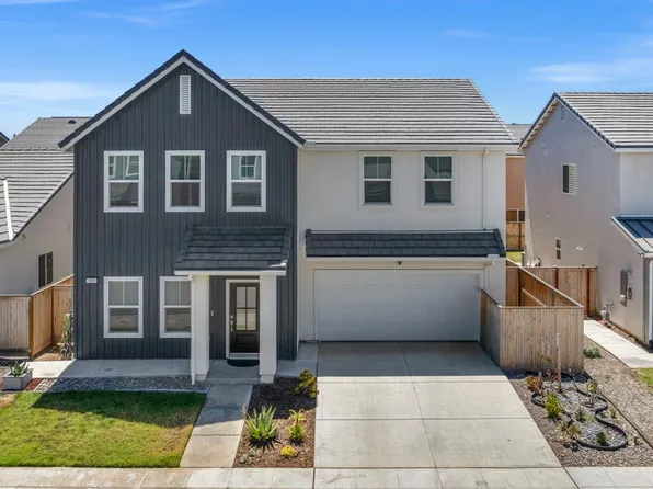 960 Everglade Ave, Clovis, CA 93619