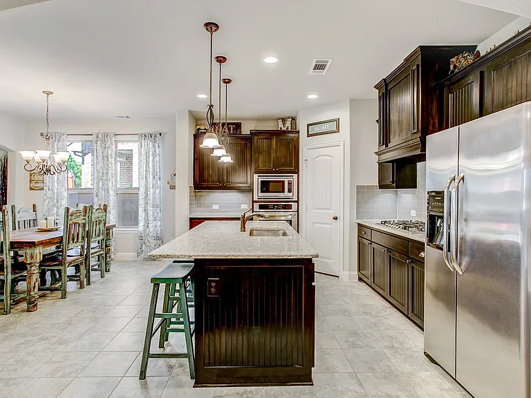 2715 Sky Ridge Rd — Photo 3