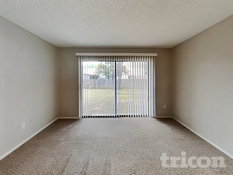 2637 Bennington Ct — Photo 9
