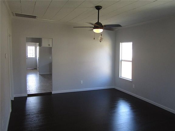 2nd image of 2423 NW 27th St