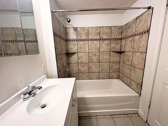 3rd image of 388 Pennsylvania Ave APT 8