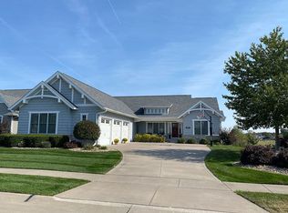 6289 Cattail Ln, Bettendorf, IA 52722