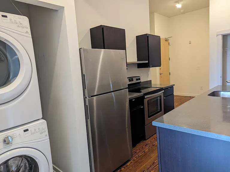 1208 Main St — Photo 8
