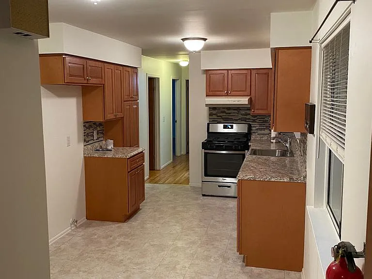 607 Sussex St #1 — Photo 1