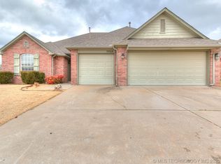 14565 S Kendalwood Ave, Glenpool, OK 74033