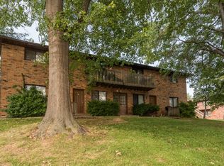9 Yorkshire Ln APT 5, Shiloh, IL 62221
