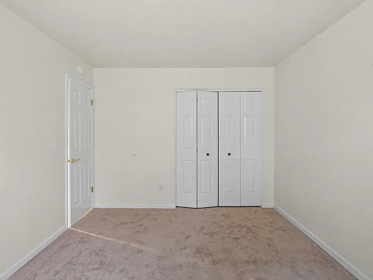 169 Williamsburg Ct — Photo 13