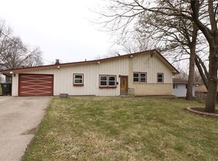 2601 Sherwood Dr, Des Moines, IA 50310