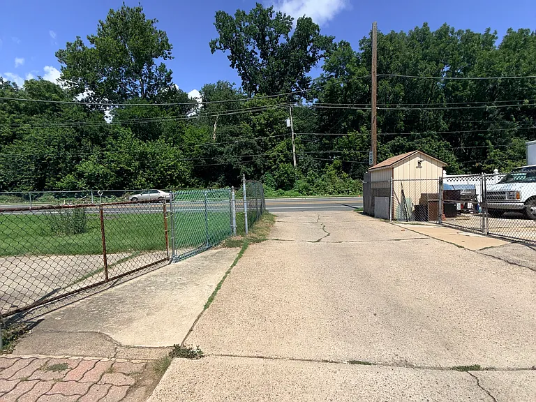 3303 Hartel Ave — Photo 46