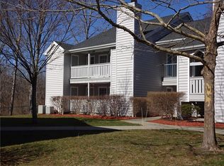 9 Chase Oaks Ct #8, Groton, CT 06340