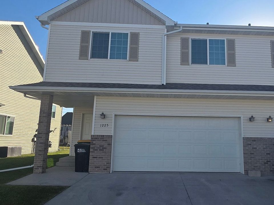 1st image of 1225 S Beach Way