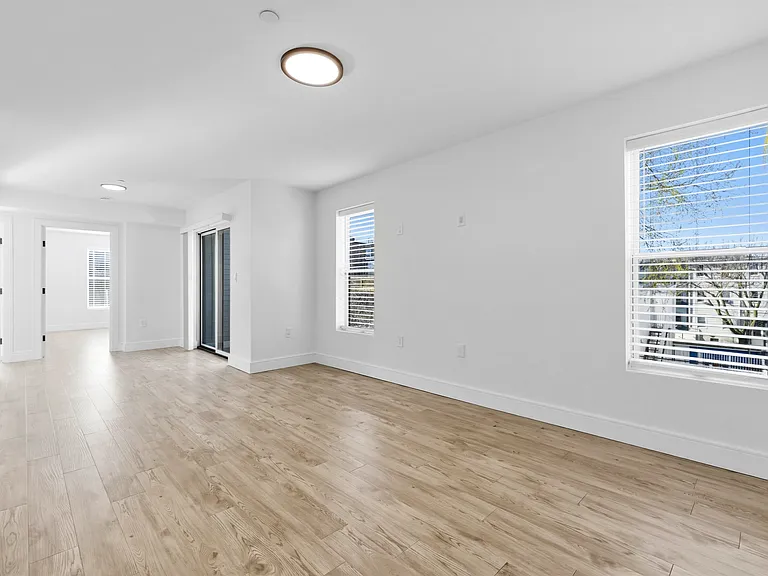 255 Maverick St #403 — Photo 17