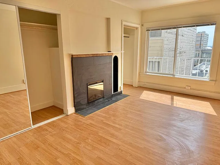 1661 Sacramento St #7 — Photo 4