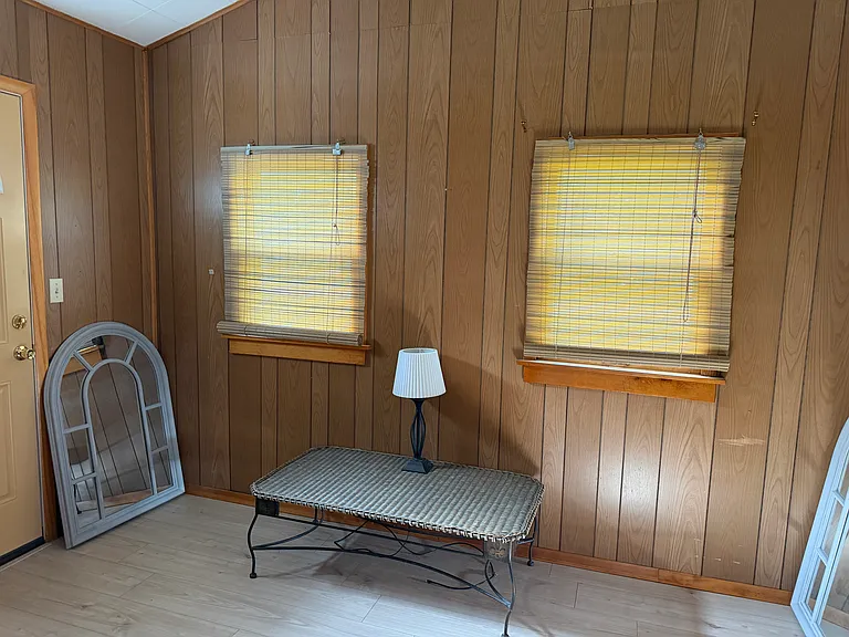 233 S Pine St — Photo 10