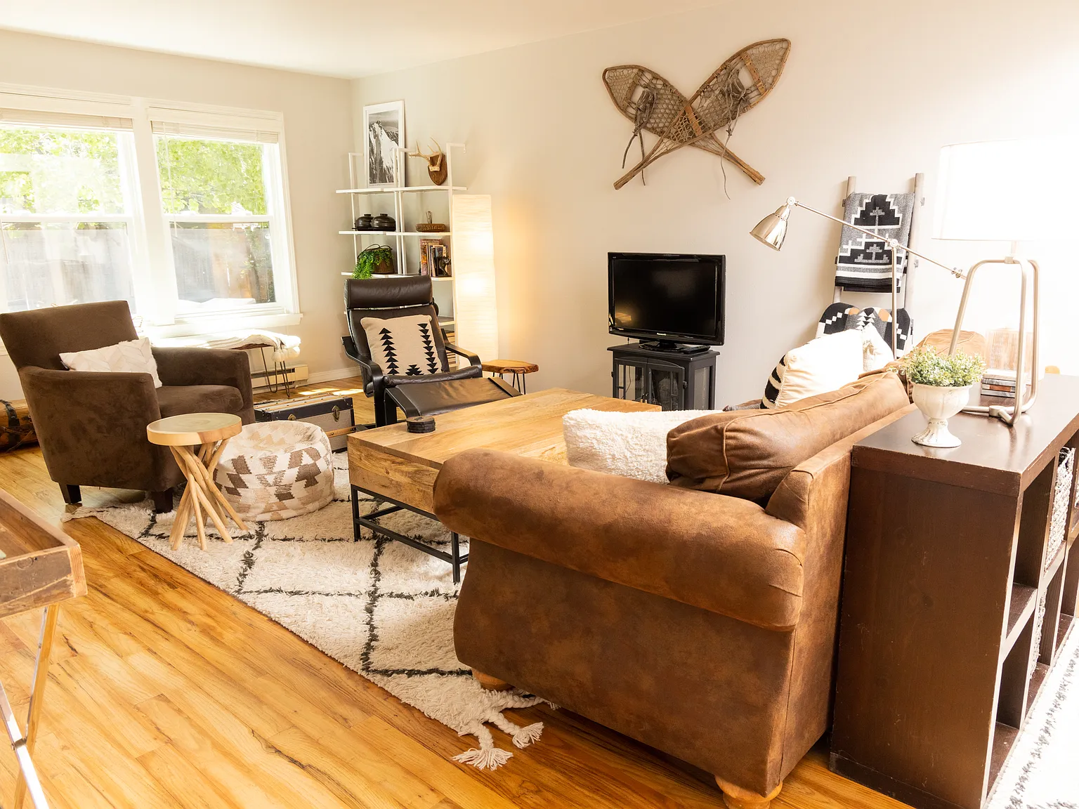 1070 Elk Run Ln — Photo 2