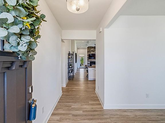 5th image of 1269 Clearbrook Ln