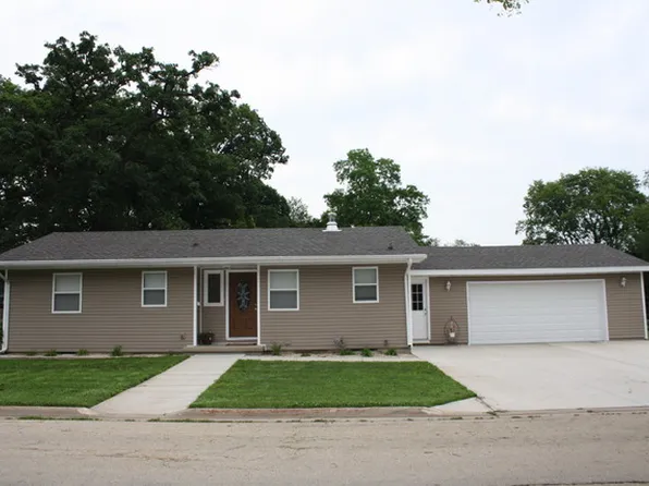 734 N Dement Ave, Dixon, IL 61021