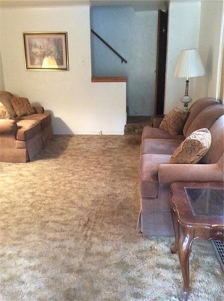 2nd image of 627 Mercer St