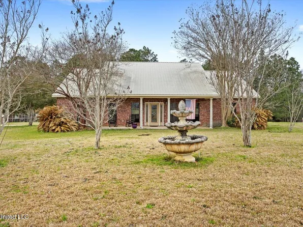 370 Taylor Cemetery Rd, Wiggins, MS 39577
