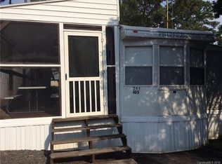 105 Hickory Pl, Badin Lake, NC 28127