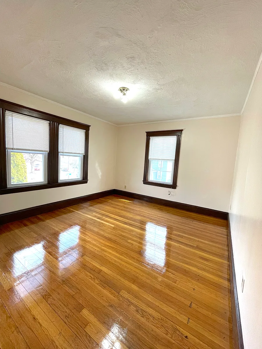 Building Photo - 87 Brook Rd #2R