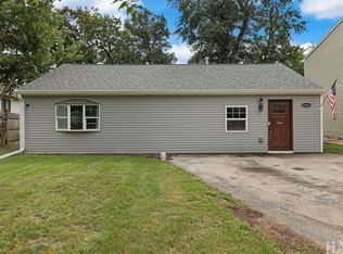 25425 W Arcade Dr S, Lake Villa, IL 60046