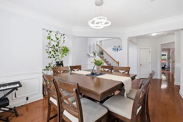 6 bed, 3569 sqft, $3,000 — Photo 1