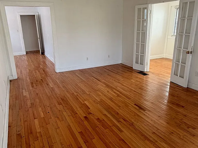 4609-4611 Claiborne Ct #4609 — Photo 3