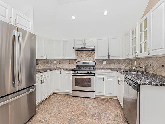 2nd image of 32 Woodland Ave Floor 2