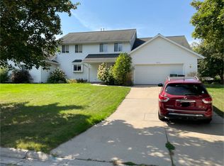 1473 Maple Hills Ct, Green Bay, WI 54313